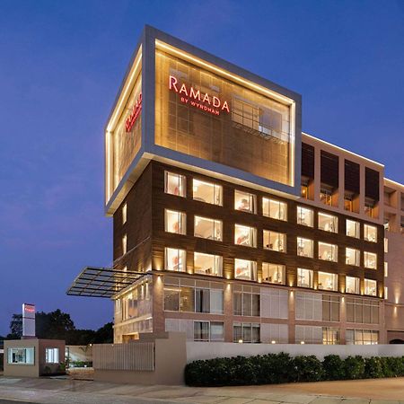 Ramada By Wyndham Gorakhpur Gorakhnath Mandir Road Hotel ภายนอก รูปภาพ