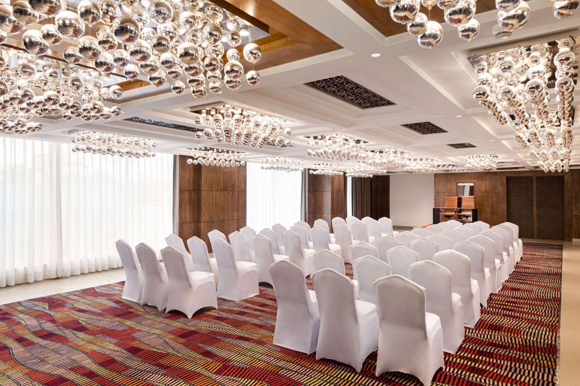 Ramada By Wyndham Gorakhpur Gorakhnath Mandir Road Hotel ภายนอก รูปภาพ